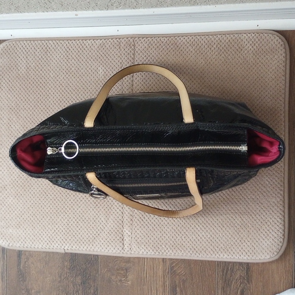 EUC Coach Poppy Daisy Patent Shoulder Bag - Picture 7 of 11